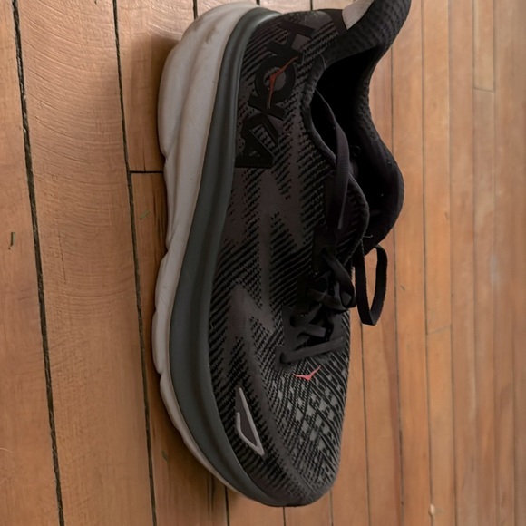 Men’s Clifton Hokas, size 9 - Picture 2 of 5